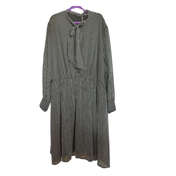 Bloomchic Striped Knot Neck Midi Dress Black - Picture 2 of 8